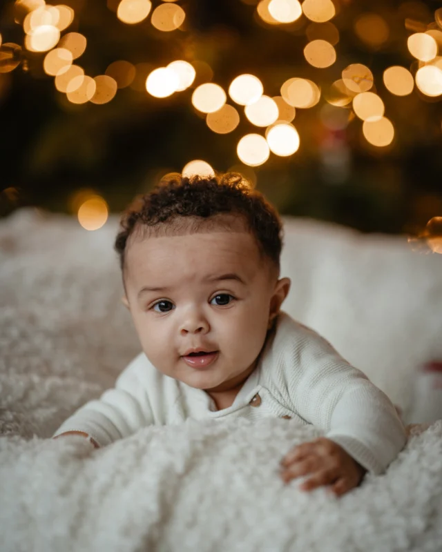 Diese kleine Süßmaus! Kann jetzt schon sitzen und würde glaube ich am liebsten loslaufen! Freue mich sehr ihm beim großwerden zuzuschauen! ❤
.
#fotografmünster #einblickfotografie #familienfotografie #babyshooting #babyfotografie